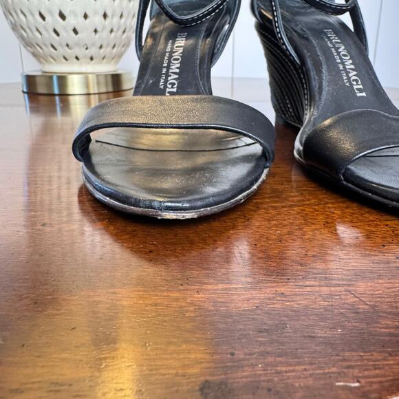 Bruno Magli Black Leather Sandal Size 7.5 - Picture 11 of 14